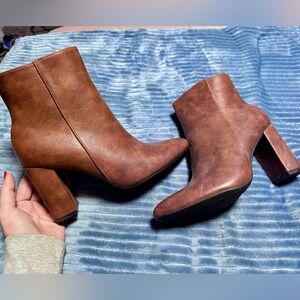 heeled boots